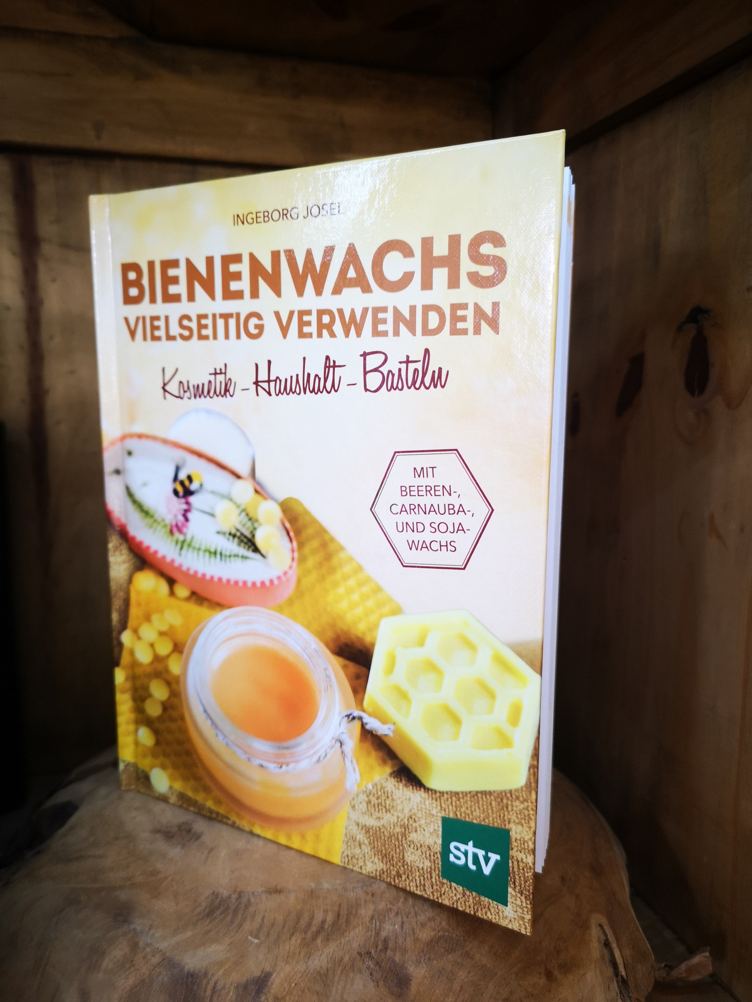 Imkerbuch, Imkern lernen, Imkerei Lektüre, Bienenbücher, Bücher über Bienen, Bienenwachs vielseitig verwenden
